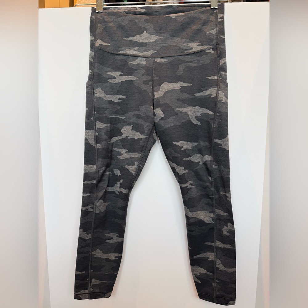Athleta Ultimate Stash 7/8 Legging Size SP